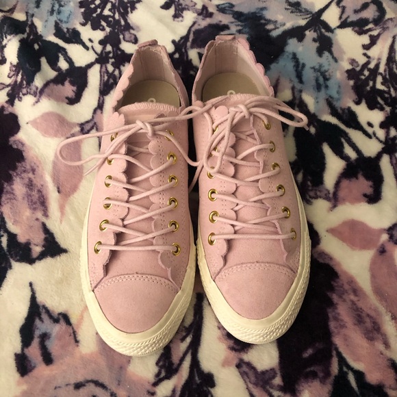 Pink Suede Converse Size 7 NIB - Picture 2 of 9